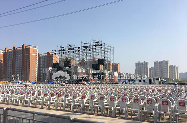 第36屆中國(guó)洛陽(yáng)牡丹文化節(jié)開幕式觀眾席 第36屆中國(guó)洛陽(yáng)牡丹文化節(jié)開幕式觀眾席